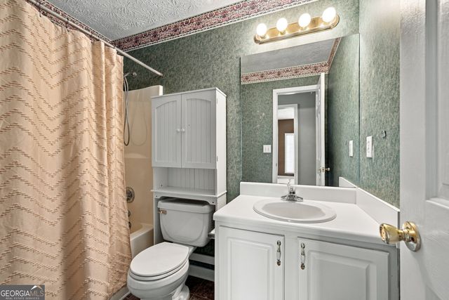4090 Lake Drive, Loganville, GA 30052