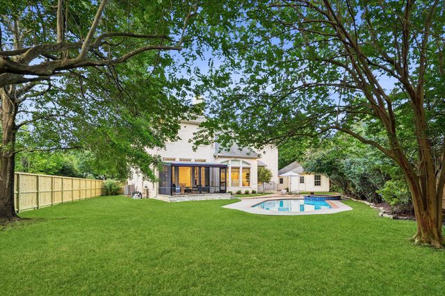814 Atwell Street, Bellaire, TX 77401