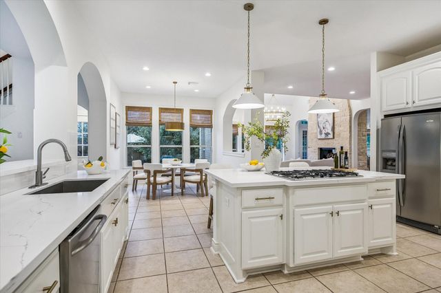 814 Atwell Street, Bellaire, TX 77401