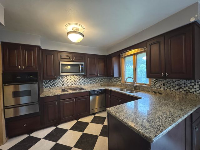 8417 Hohman Avenue, Munster, IN 46321