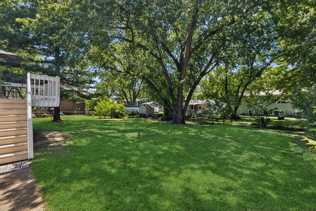 725 Wiltshire Court, Crystal Lake, IL 60014