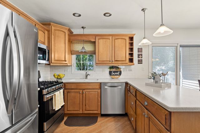 725 Wiltshire Court, Crystal Lake, IL 60014