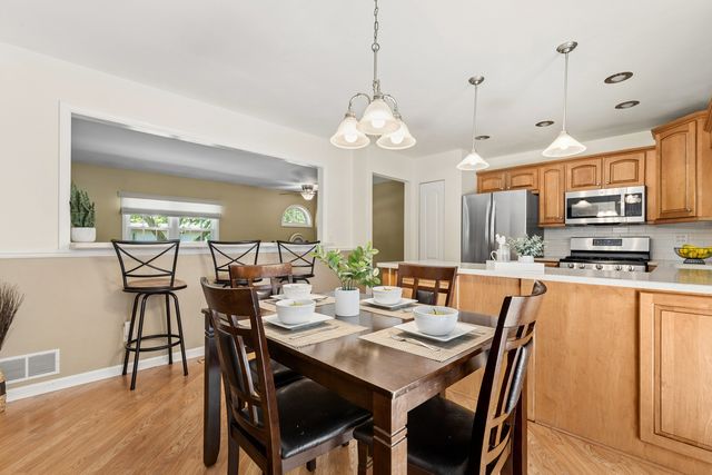 725 Wiltshire Court, Crystal Lake, IL 60014