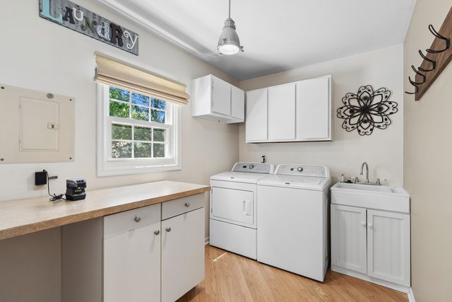 725 Wiltshire Court, Crystal Lake, IL 60014