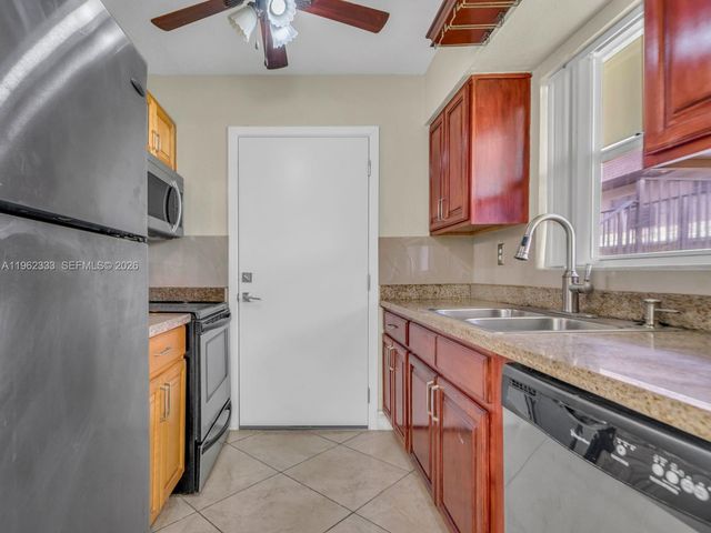 8601 SW 94th St 104W, Miami, FL 33156