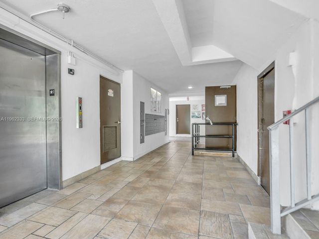 8601 SW 94th St 104W, Miami, FL 33156