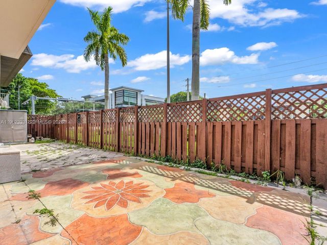 8601 SW 94th St 104W, Miami, FL 33156