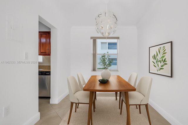 8601 SW 94th St 104W, Miami, FL 33156