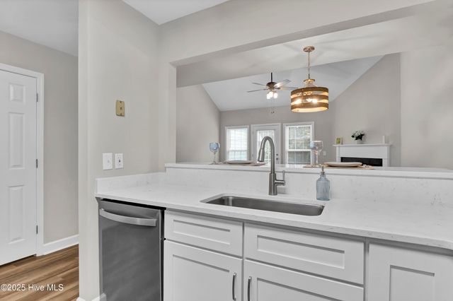 6211 Wrightsville Avenue Apt 134, Wilmington, NC 28403