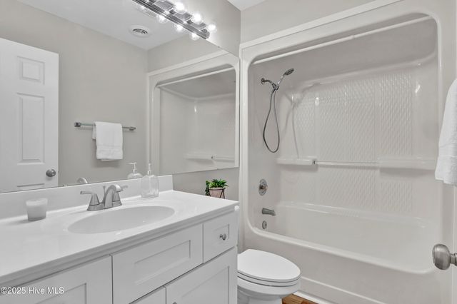 6211 Wrightsville Avenue Apt 134, Wilmington, NC 28403