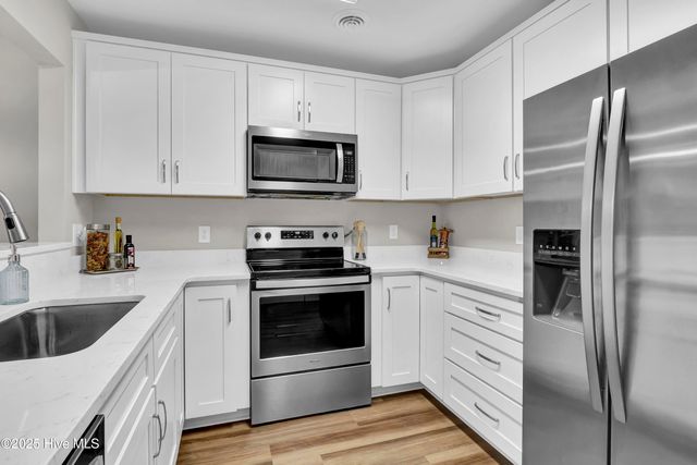 6211 Wrightsville Avenue Apt 134, Wilmington, NC 28403