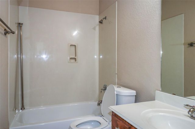 4340 Thorp Lane, Fort Worth, TX 76244