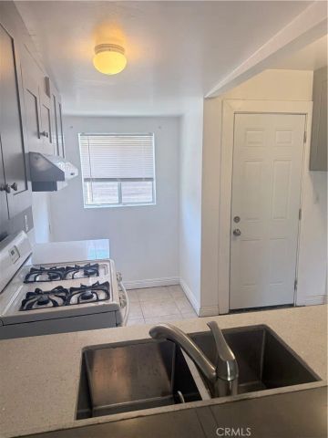 1231 Innes, Los Angeles, CA 90026