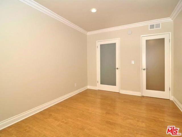 5354 Lindley Avenue 301, Encino (los Angeles), CA 91316