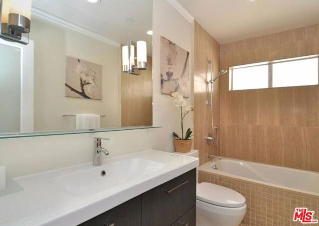 5354 Lindley Avenue 301, Encino (los Angeles), CA 91316