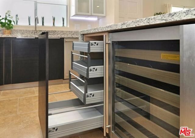 5354 Lindley Avenue 301, Encino (los Angeles), CA 91316