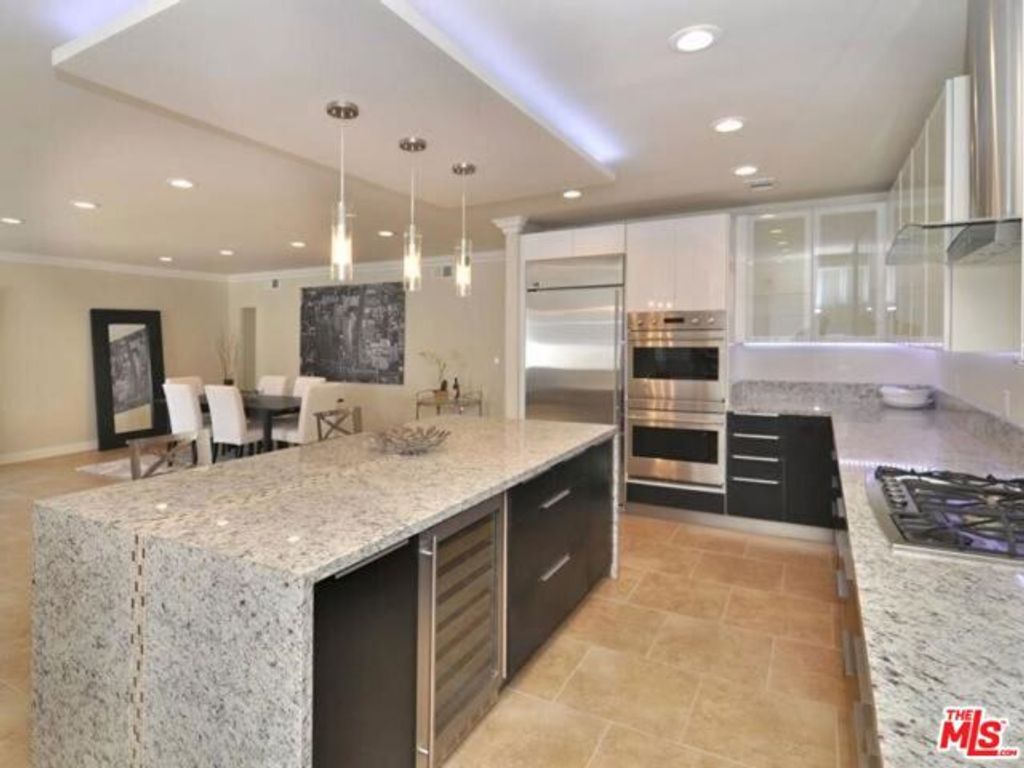 5354 Lindley Avenue 301, Encino (los Angeles), CA 91316