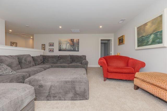 3127 Dowgate Drive, Newburgh, IN 47630