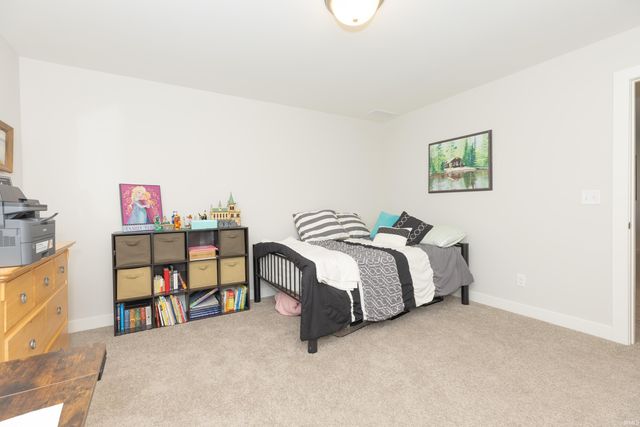 3127 Dowgate Drive, Newburgh, IN 47630