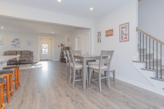 3127 Dowgate Drive, Newburgh, IN 47630