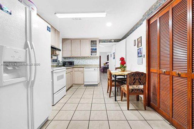 911 E 9th Pl, Hialeah, FL 33010