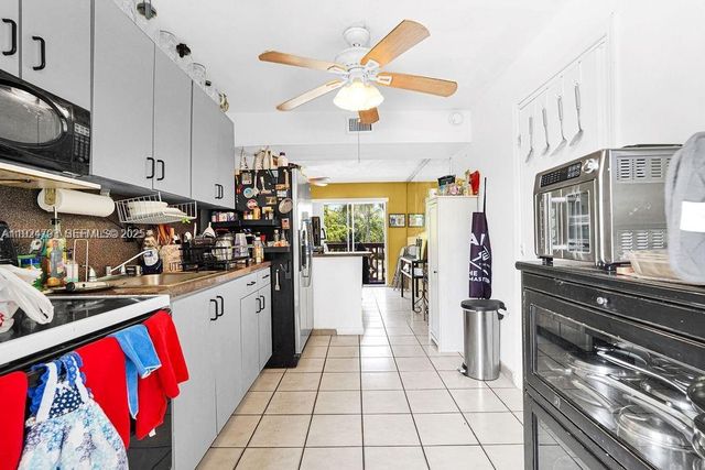 911 E 9th Pl, Hialeah, FL 33010