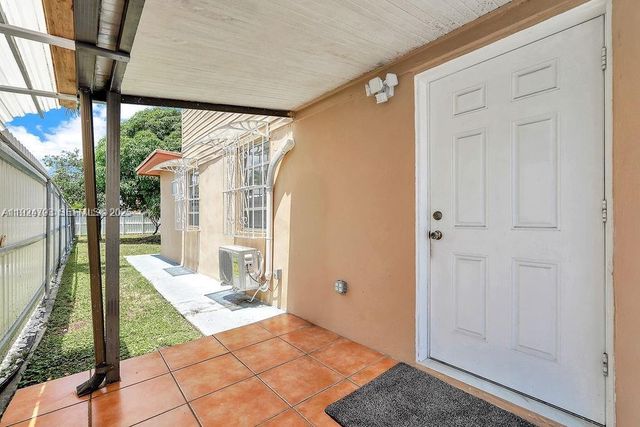 911 E 9th Pl, Hialeah, FL 33010