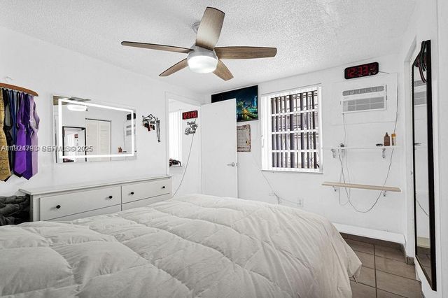 911 E 9th Pl, Hialeah, FL 33010