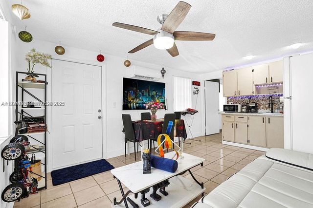 911 E 9th Pl, Hialeah, FL 33010