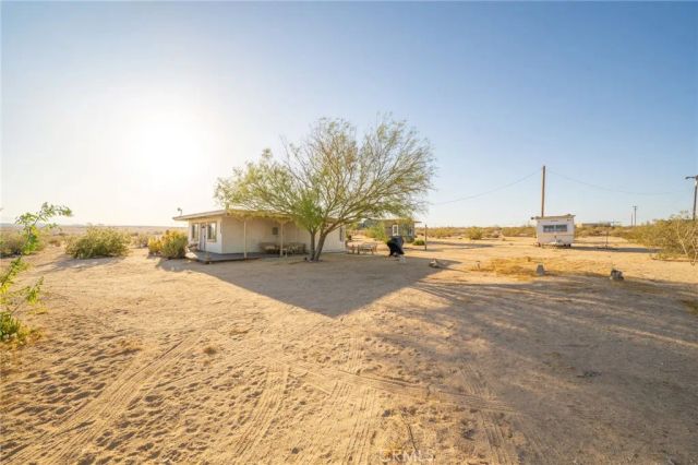 69126 Rainier, 29 Palms, CA 92277