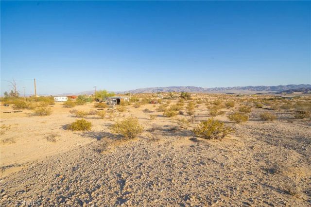 69126 Rainier, 29 Palms, CA 92277