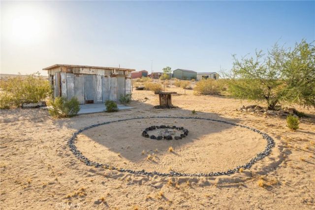 69126 Rainier, 29 Palms, CA 92277