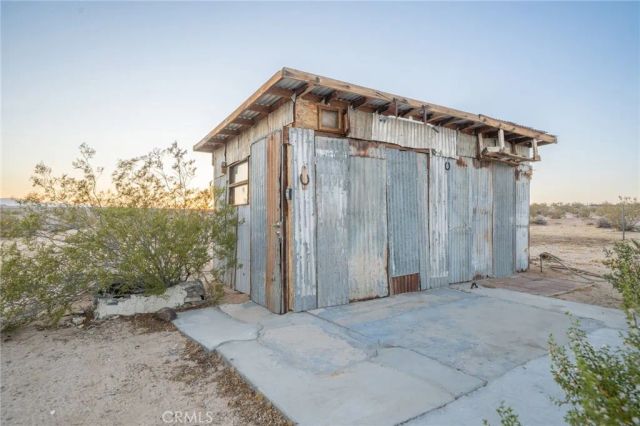 69126 Rainier, 29 Palms, CA 92277