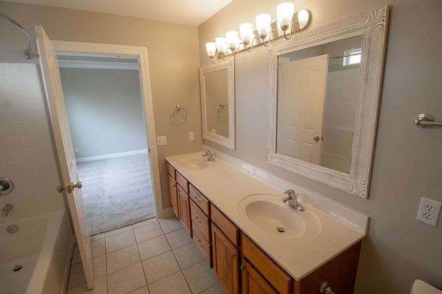 7106 STANWOOD DR, Columbia, MO 65203