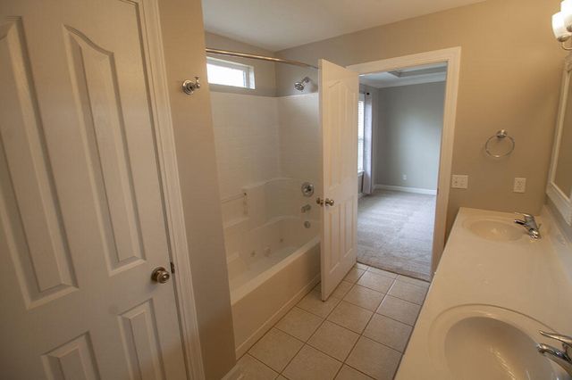 7106 STANWOOD DR, Columbia, MO 65203