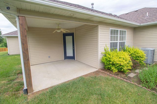 7106 STANWOOD DR, Columbia, MO 65203