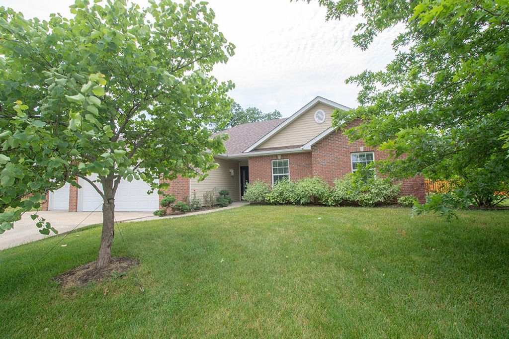 7106 STANWOOD DR, Columbia, MO 65203