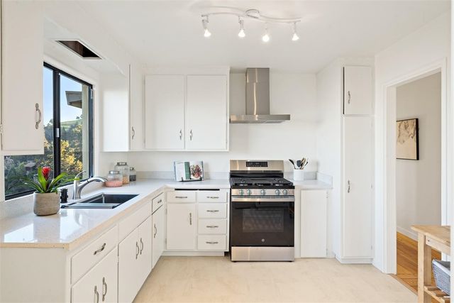 101 101 Crest Ave, Richmond, CA 94801