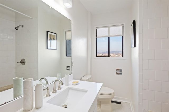 101 101 Crest Ave, Richmond, CA 94801