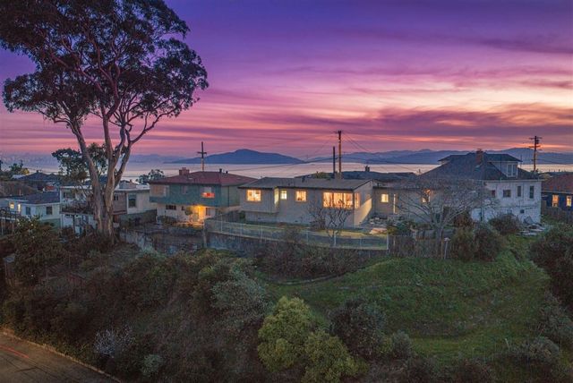 101 101 Crest Ave, Richmond, CA 94801