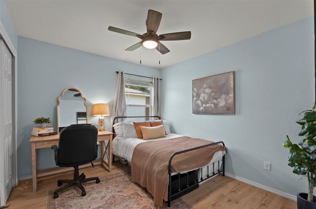 214 Jennifer LN, Bastrop, TX 78602