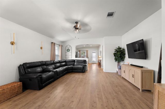 214 Jennifer LN, Bastrop, TX 78602