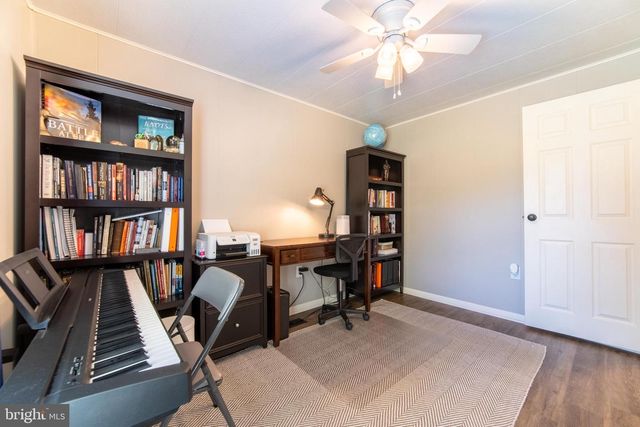15 WILLOW LN, La Plata, MD 20646