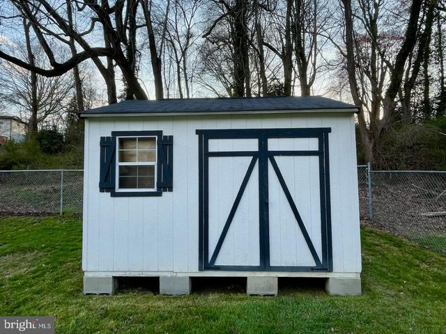 15 WILLOW LN, La Plata, MD 20646