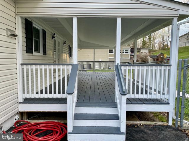 15 WILLOW LN, La Plata, MD 20646