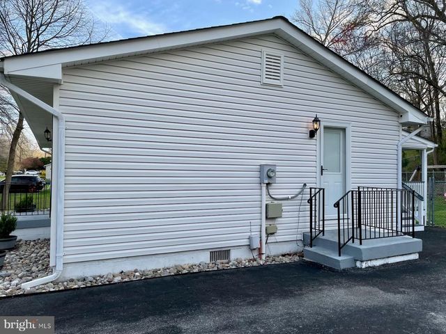 15 WILLOW LN, La Plata, MD 20646
