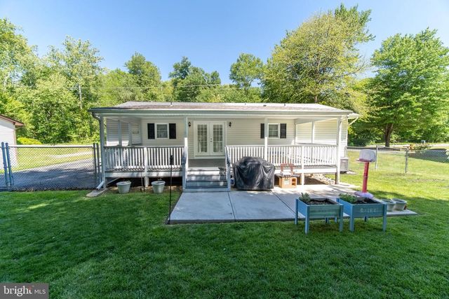 15 WILLOW LN, La Plata, MD 20646