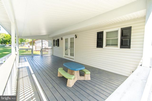 15 WILLOW LN, La Plata, MD 20646