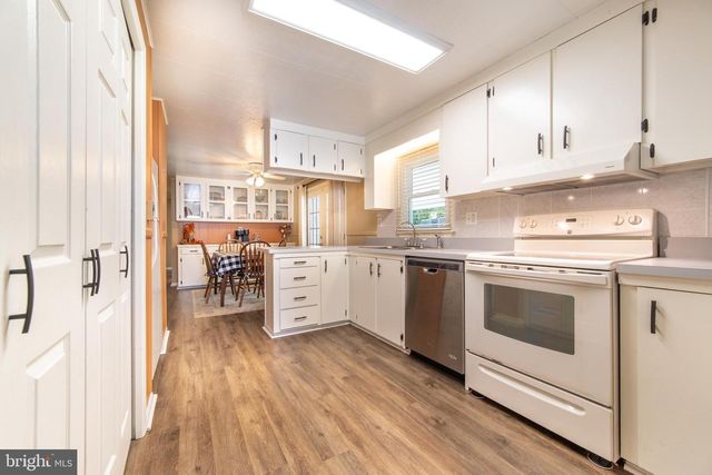 15 WILLOW LN, La Plata, MD 20646