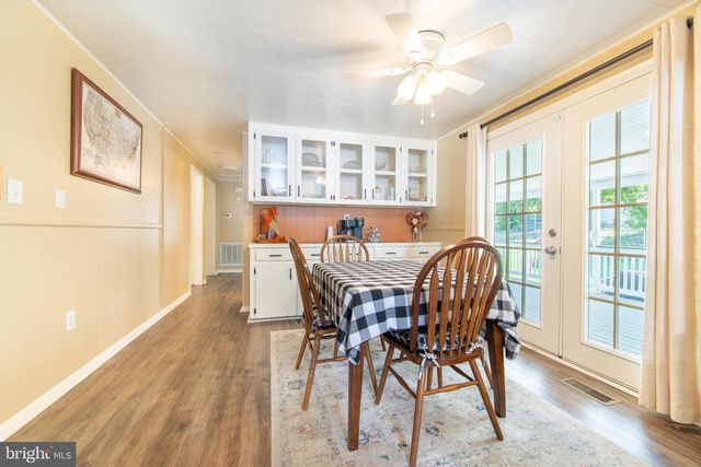 15 WILLOW LN, La Plata, MD 20646